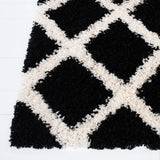 Safavieh Sgd-Dallas Shag 4'-0" x 6'-0" Rug in Black / Ivory