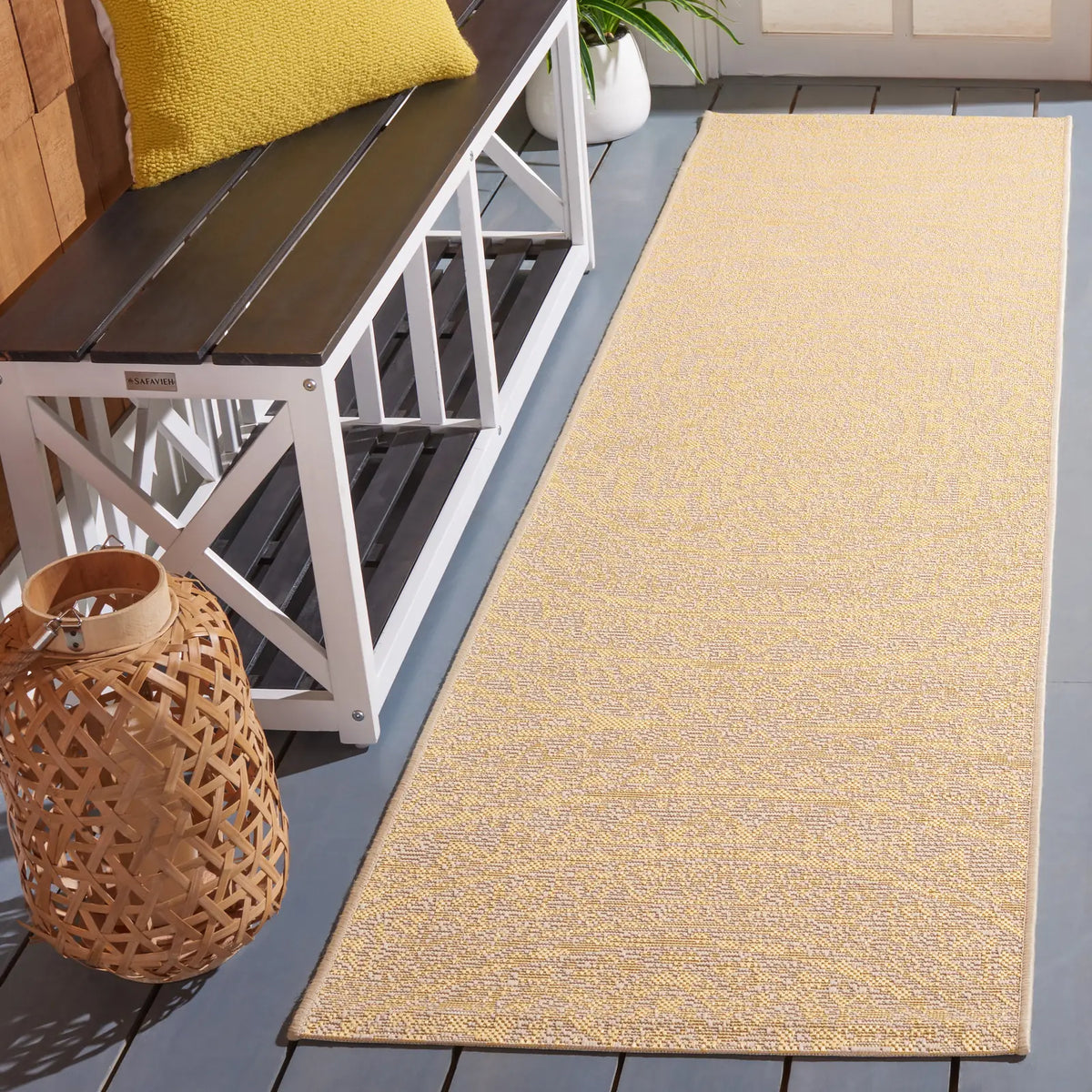 Safavieh Courtyard 2'-3" x 8'-0" Rug in Beige / Gold