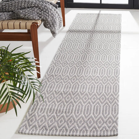 Safavieh Martha Stewart 2'-0" x 8'-0" Rug in Anthracite / Light Grey