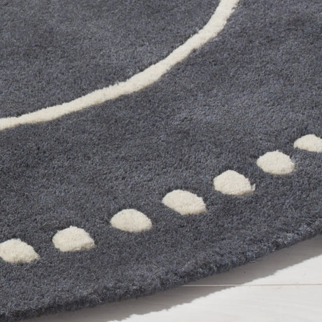 Safavieh Bella 5'-0" x 5'-0" Rug in Dark Grey / Ivory