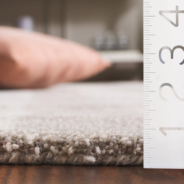 Safavieh Genre 4'-0" x 6'-0" Rug in Grey / Ivory