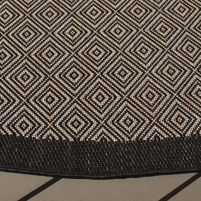 Safavieh Beach House 6'-7" x 6'-7" Rug in Black / Ivory