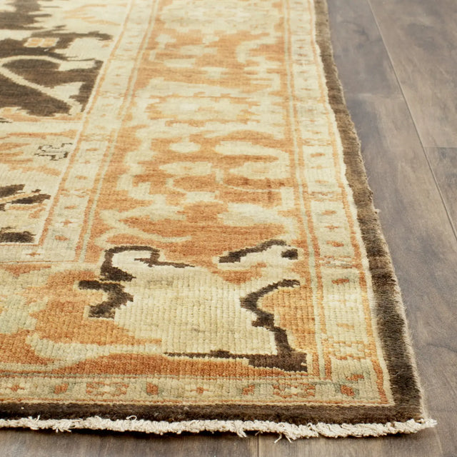 Safavieh Oushak 6'-0" x 9'-0" Rug in Black / Light Gold