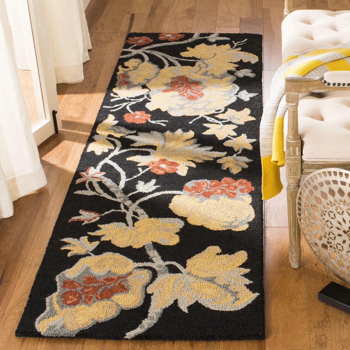 Safavieh Blossom 2'-3" x 8'-0" Rug in Black / Multi