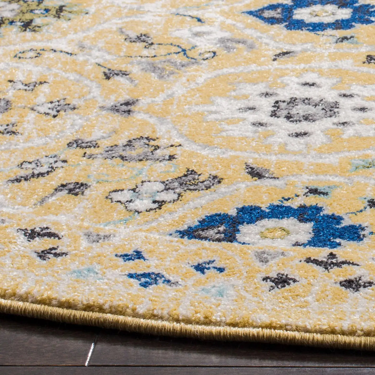 Safavieh Evoke 6'-7" x 6'-7" Rug in Gold / Ivory