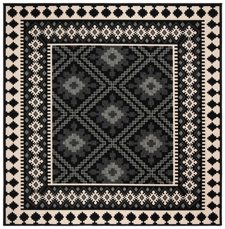 Safavieh Veranda 6'-7" x 6'-7" Rug in Black / Creme