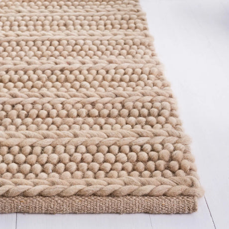 Safavieh Natura 4'-0" x 6'-0" Rug in Beige