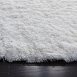 Safavieh Shag 7'-0" x 7'-0" Rug in Ivory