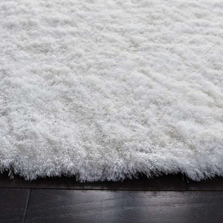 Safavieh Shag 7'-0" x 7'-0" Rug in Ivory