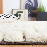 Safavieh Kenya 5'-0" x 8'-0" Rug in Ivory / Brown