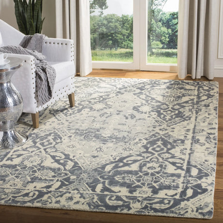 Safavieh Restoration Vintage 4'-0" x 6'-0" Rug in Charcoal / Ivory
