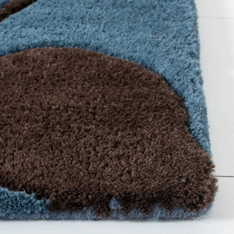 Safavieh Soho 5'-0" x 8'-0" Rug in Brown / Blue