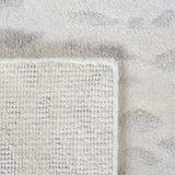 Safavieh Tibetan 4'-0" x 6'-0" Rug in Ivory / Beige