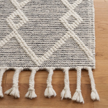 Safavieh Natura 4'-0" x 6'-0" Rug in Ivory / Black