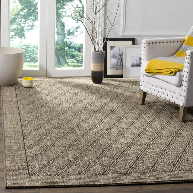 Safavieh Palm Beach 4'-0" x 6'-0" Rug in Silver