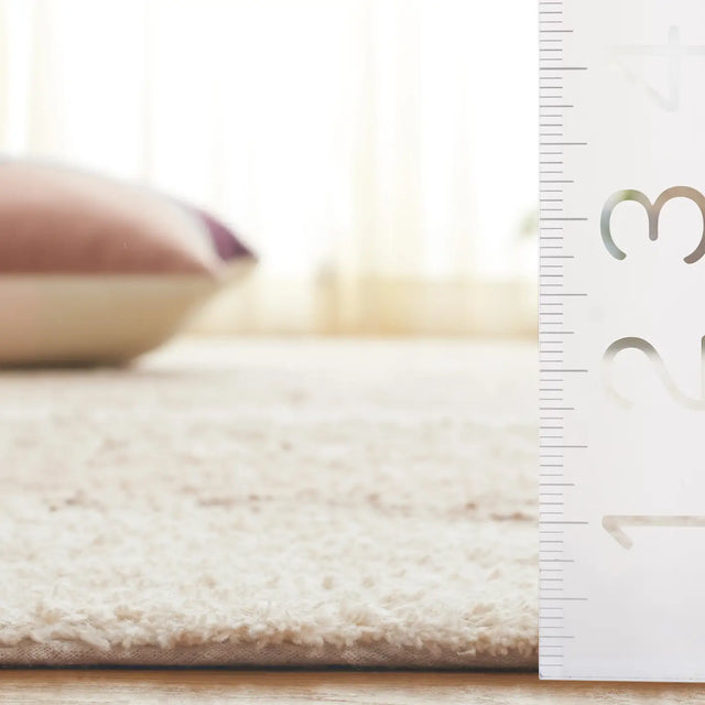 Safavieh Easy Care 4'-0" x 6'-0" Rug in Beige / Ivory