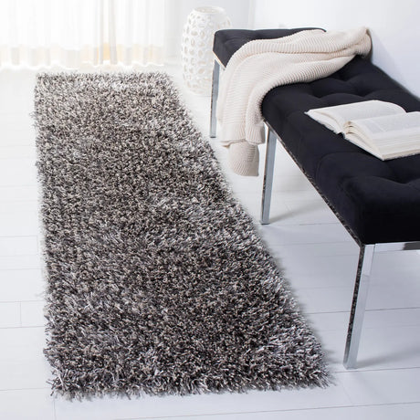 Safavieh Shag 2'-3" x 6'-0" Rug in Platinum / Ivory