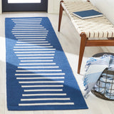 Safavieh Montauk 2'-3" x 8'-0" Rug in Navy / Ivory