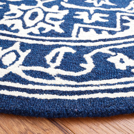 Safavieh Micro-Loop 5'-0" x 5'-0" Rug in Navy / Ivory