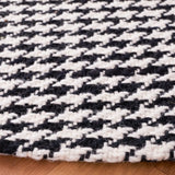 Safavieh Marbella 6'-0" x 6'-0" Rug in Black / Ivory