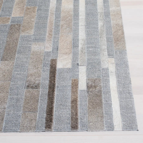 Safavieh Studio Leather 8'-0" x 10'-0" Rug in Ivory / Grey