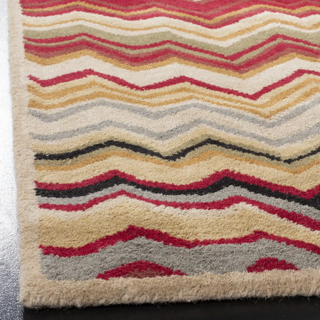 Safavieh Wyndham 4'-0" x 6'-0" Rug in Red / Multi