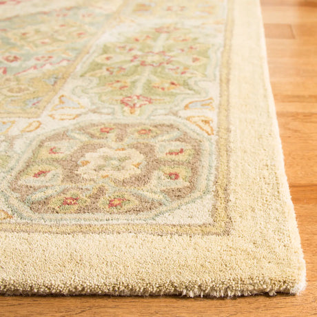 Safavieh Heritage 6'-0" x 9'-0" Rug in Multi / Ivory