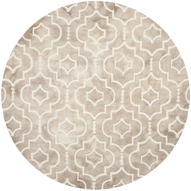Safavieh Dip Dye 7'-0" x 7'-0" Rug in Beige / Ivory