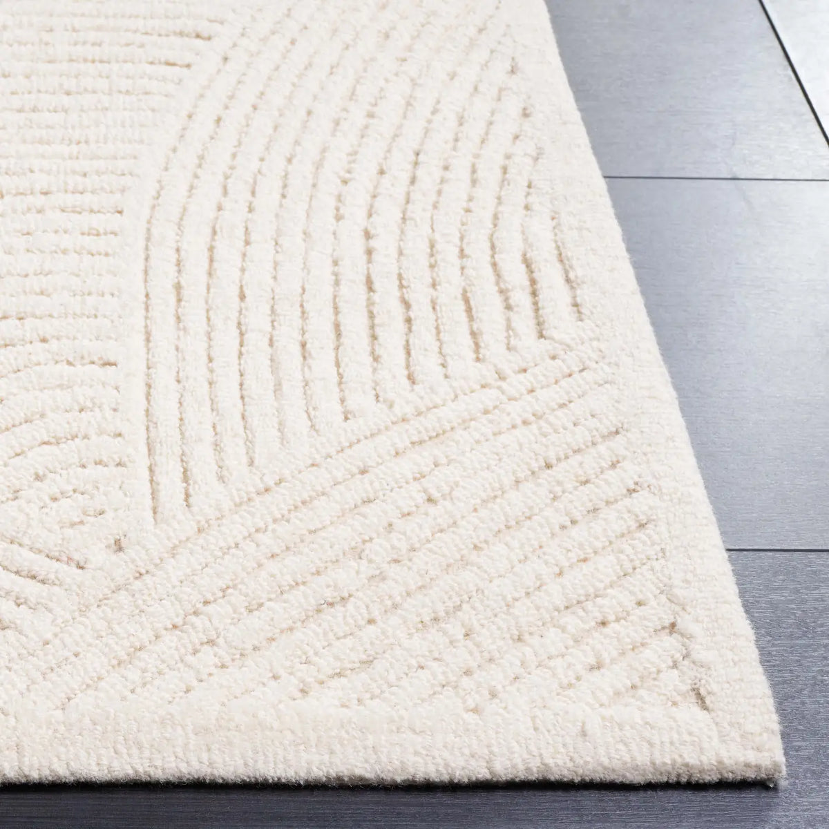 Safavieh Textural 4'-0" x 6'-0" Rug in Ivory