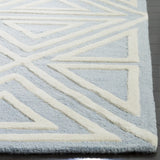 Safavieh Safavieh Kids 5'-0" x 7'-0" Rug in Blue / Ivory