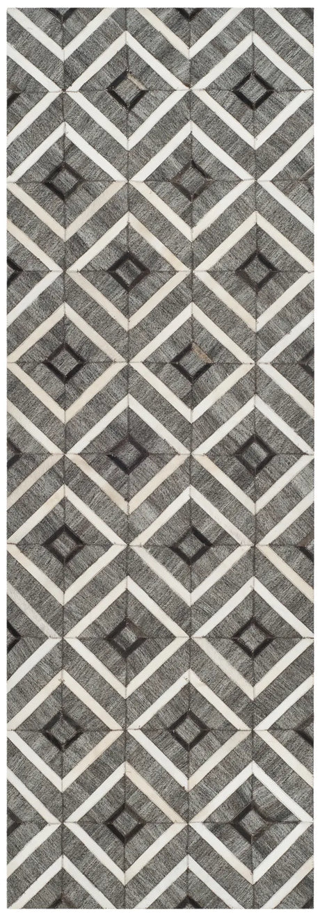Safavieh Studio Leather 2'-3" x 7'-0" Rug in Ivory / Grey