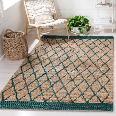 Safavieh Natural Fiber 4'-0" x 6'-0" Rug in Natural / Dark Green