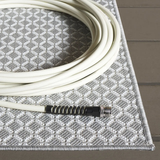 Safavieh Terrace 800 4'-0" x 6'-0" Rug in Grey / Ivory