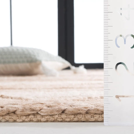Safavieh Natura 5'-0" x 8'-0" Rug in Beige