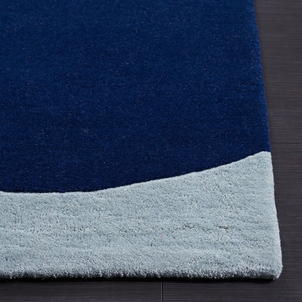 Safavieh Fifth Avenue 5'-0" x 8'-0" Rug in Blue / Ivory