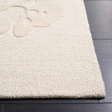 Safavieh Ebony 4'-0" x 6'-0" Rug in Ivory