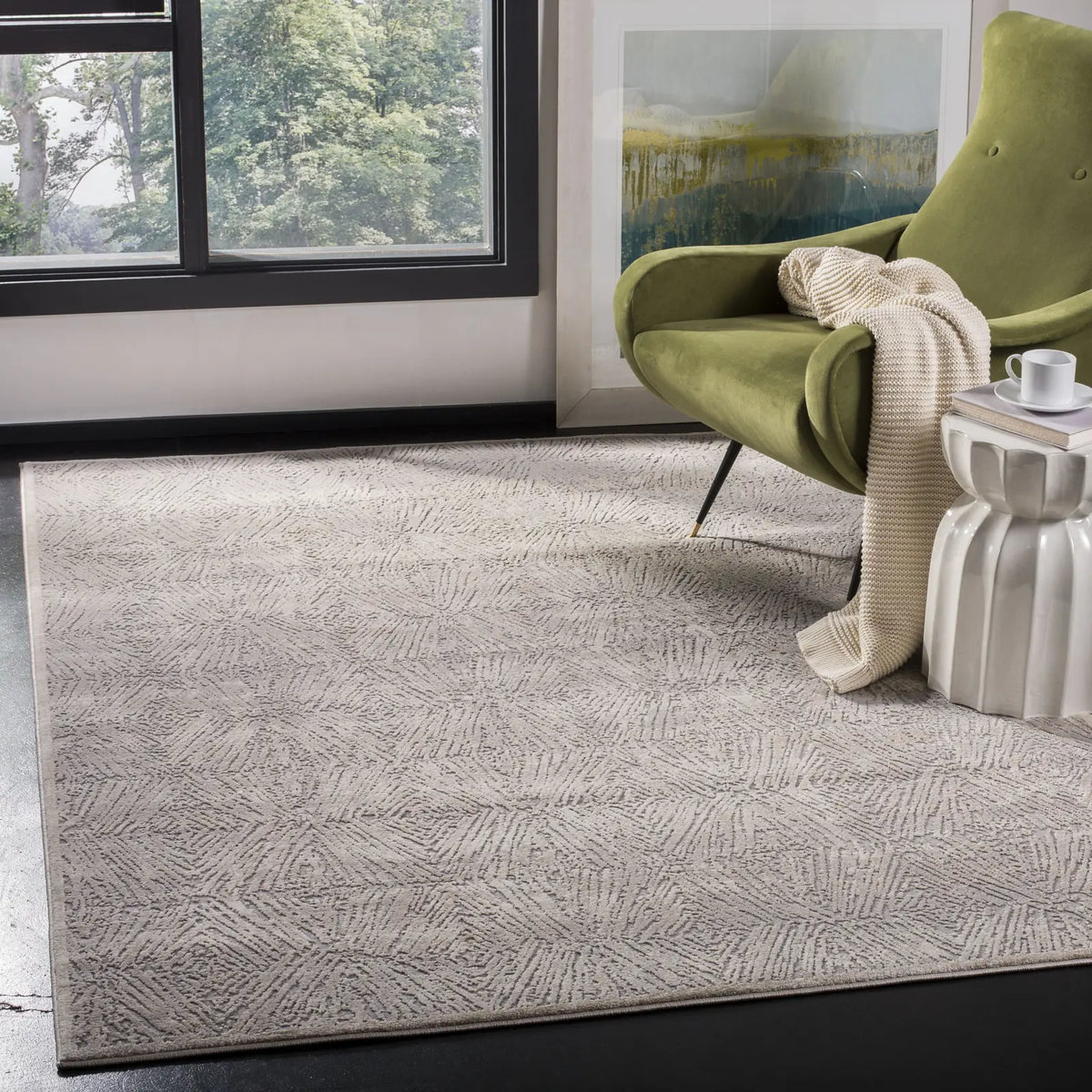 Safavieh Meadow 4'-0" x 6'-0" Rug in Ivory / Grey