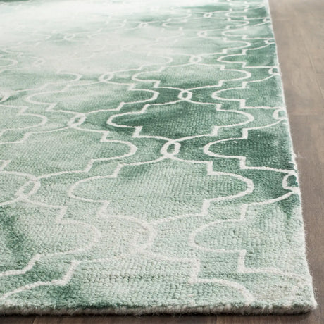 Safavieh Dip Dye 8'-0" x 10'-0" Rug in Green / Ivory