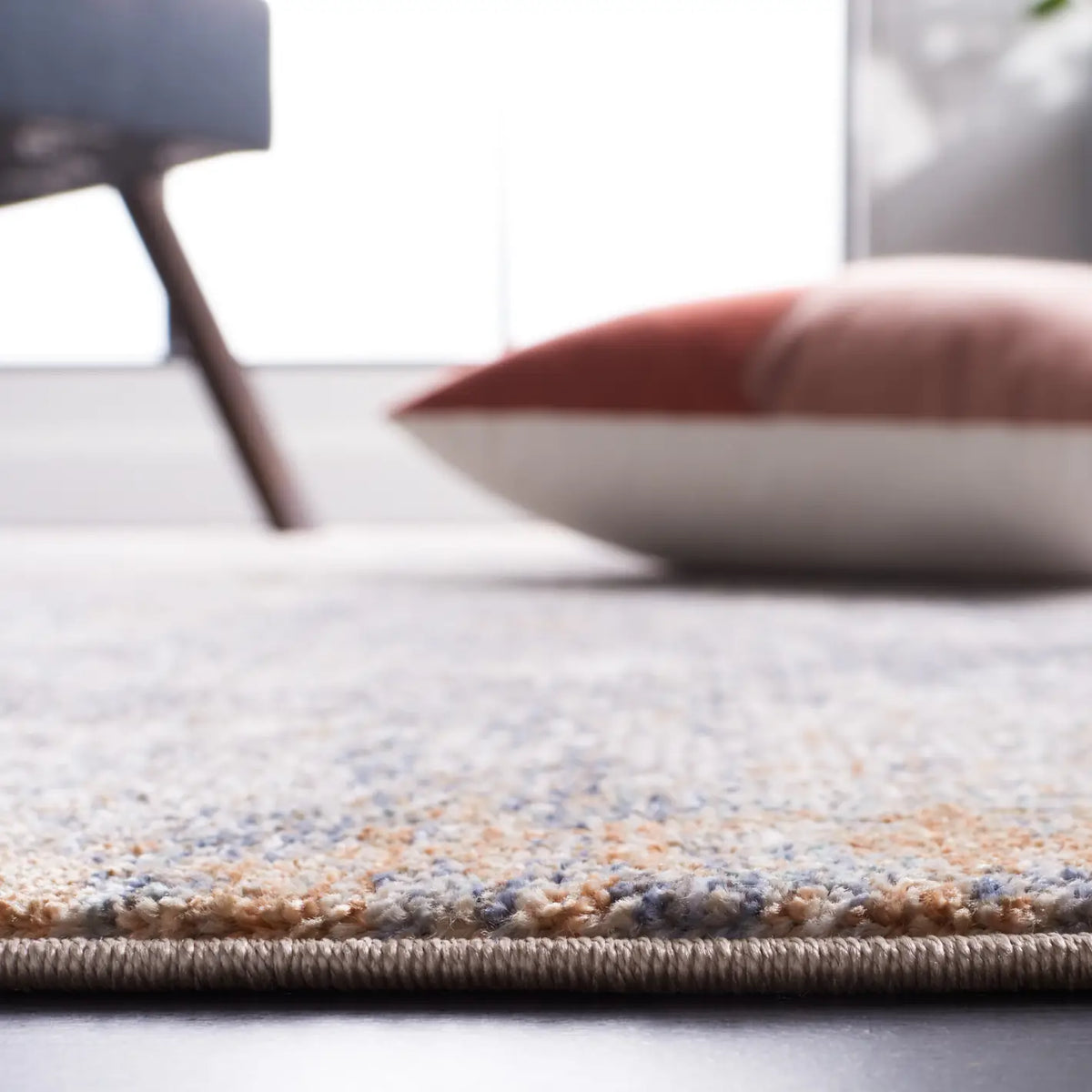 Safavieh Jasmine 4'-5" x 6'-5" Rug in Grey / Taupe