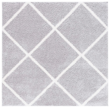 Safavieh Tahoe Shag 6'-7" x 6'-7" Rug in Light Grey / White