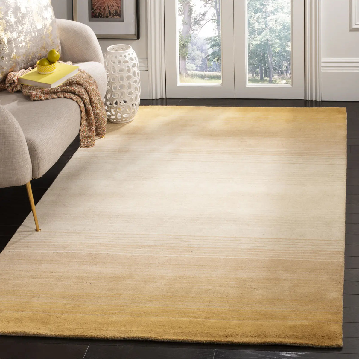 Safavieh Martha Stewart 4'-0" x 6'-0" Rug in Gold / Multi