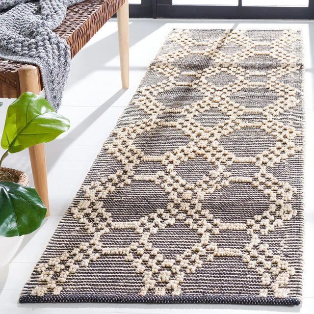 Safavieh Natural Fiber 2'-3" x 8'-0" Rug in Blush / Black