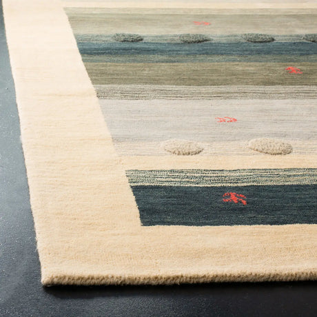 Safavieh Himalaya 5'-0" x 8'-0" Rug in Cream / Blue