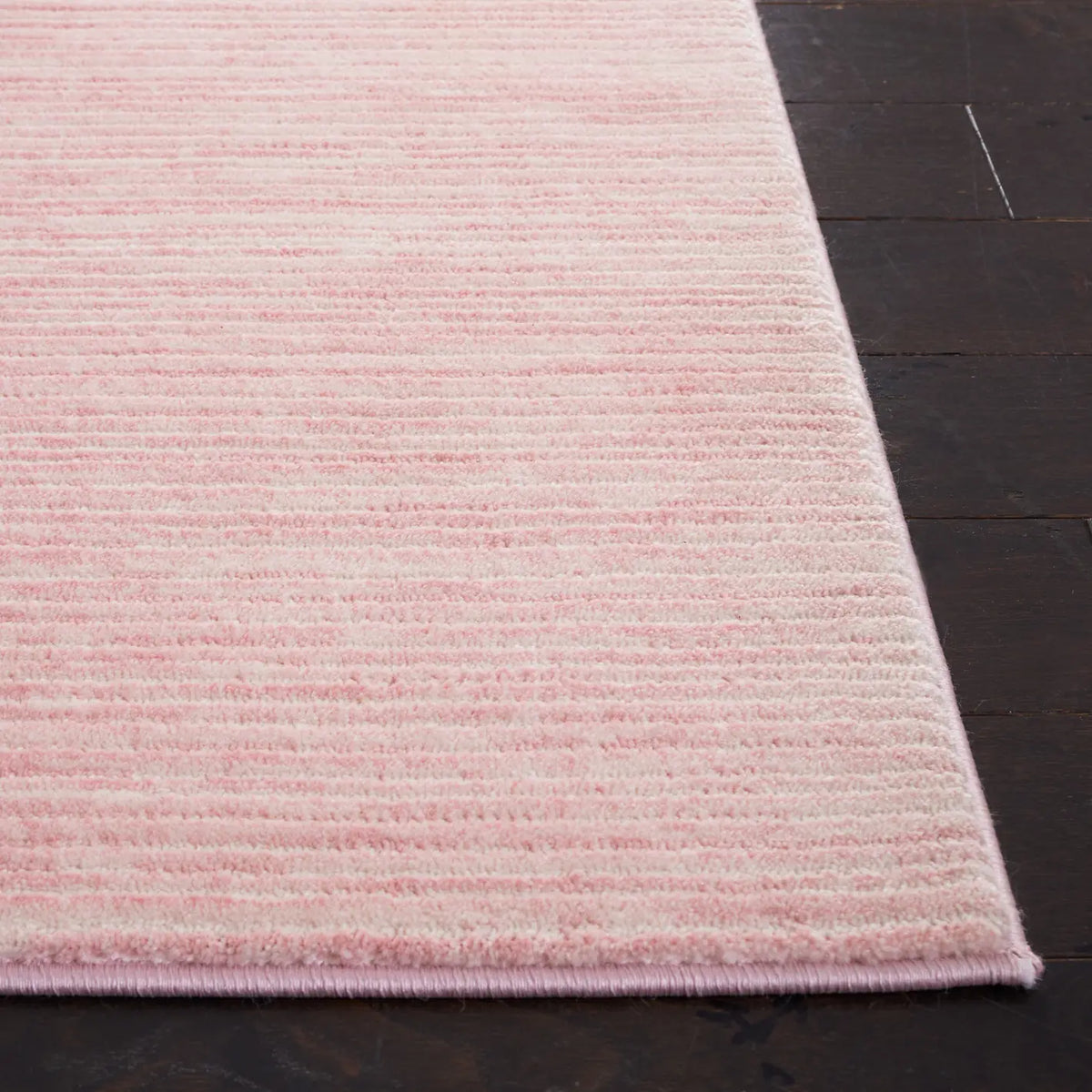 Safavieh Vision 4'-0" x 6'-0" Rug in Pink