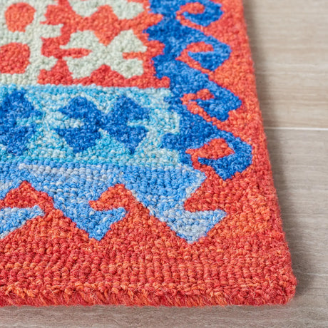 Safavieh Aspen 4'-0" x 6'-0" Rug in Red / Blue