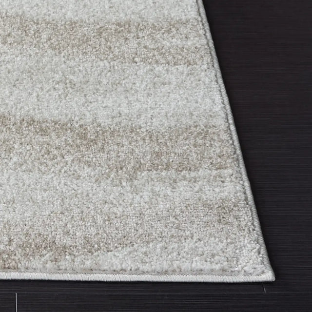 Safavieh Adirondack 5'-1" x 7'-6" Rug in Beige / Taupe