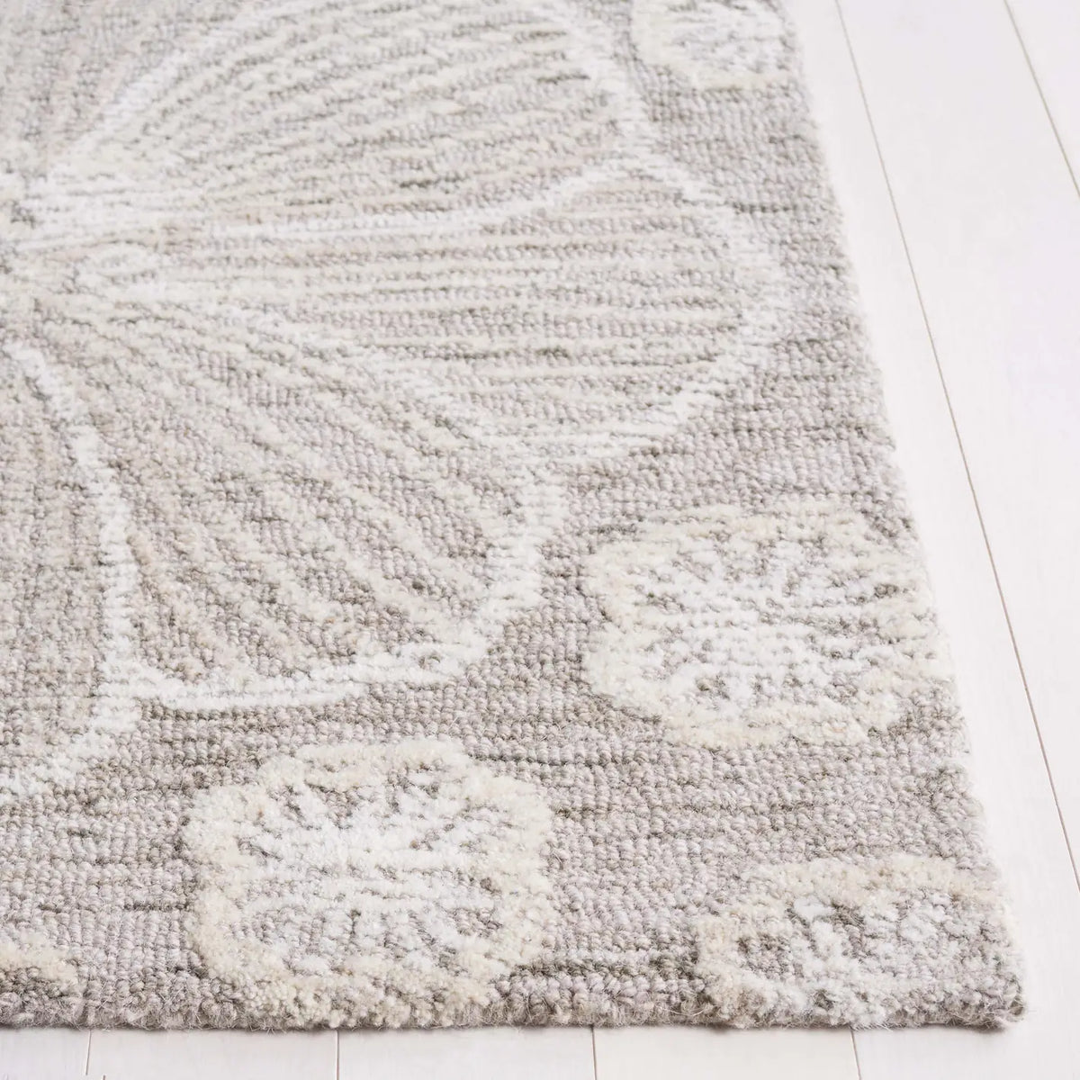 Safavieh Jardin 4'-0" x 6'-0" Rug in Grey / Ivory