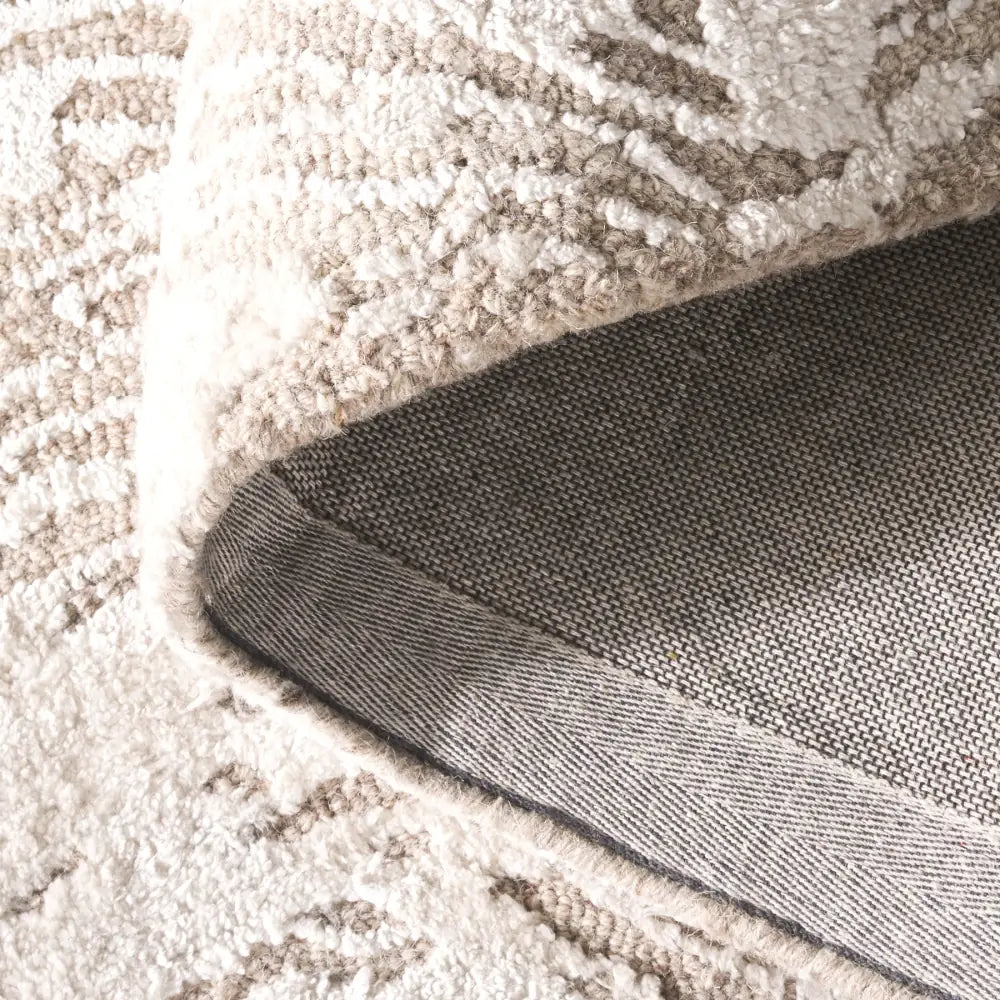 Safavieh Glamour 8'-0" x 10'-0" Rug in Beige / Ivory