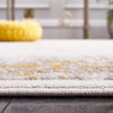 Safavieh Palma 4'-0" x 6'-0" Rug in Beige / Light Grey