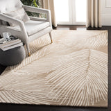 Safavieh Soho 5'-0" x 8'-0" Rug in Beige / Ivory